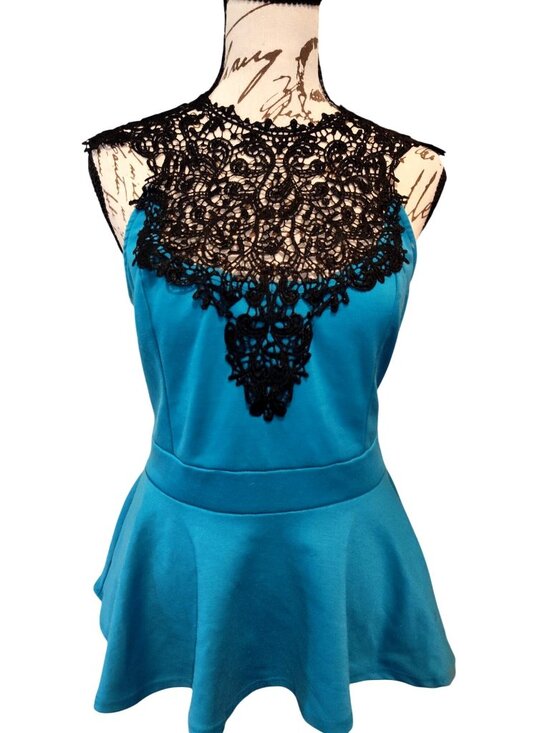 julie's closet Tops - Teal Peplum Tank Top With Black Lace Overlay Womens Large By Julies Closet Polye